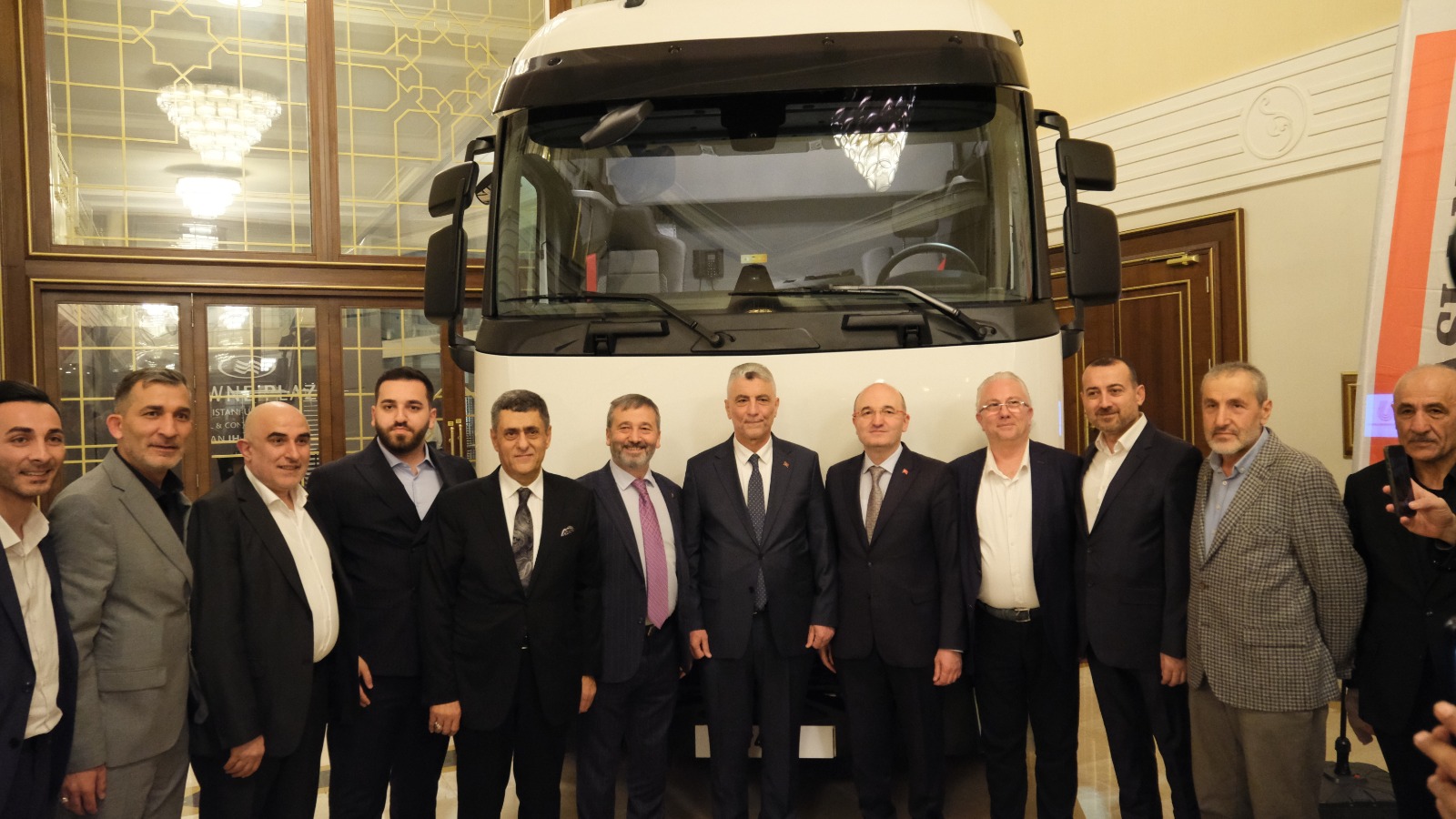 Lojistik ve taşımacılık sektörü, UND’nin Geleneksel İftar Buluşması’nda bir araya geldi.